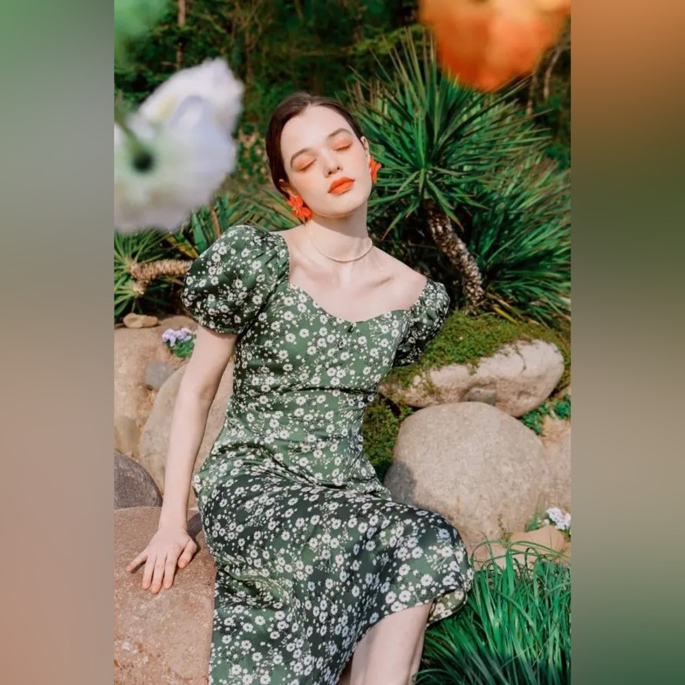Petite Studio Olive Floral Midi Dress